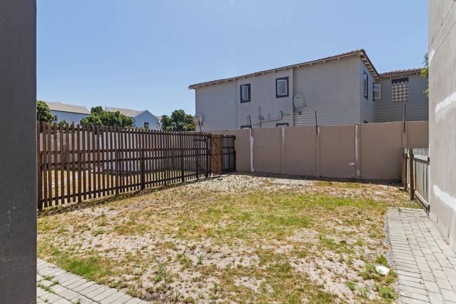 To Let 2 Bedroom Property for Rent in Parklands Western Cape